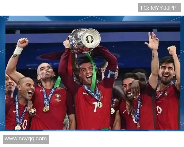 足球传奇闪耀赛场,世界级球星集结呈现精彩对决与荣耀时刻 足球传奇闪耀赛场,世界级球星集结呈现精彩对决与荣耀时刻